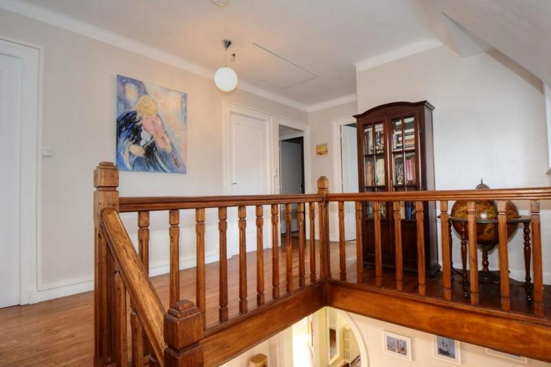Maison - 190 m² - 8 pièces