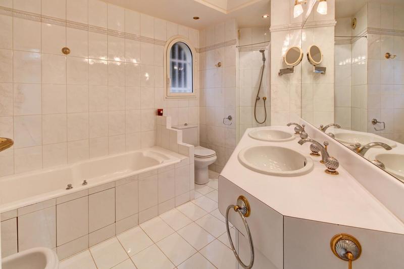 Appartement - 154 m² - 5 pièces