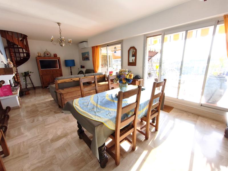 Appartement - 104 m² - 4 pièces