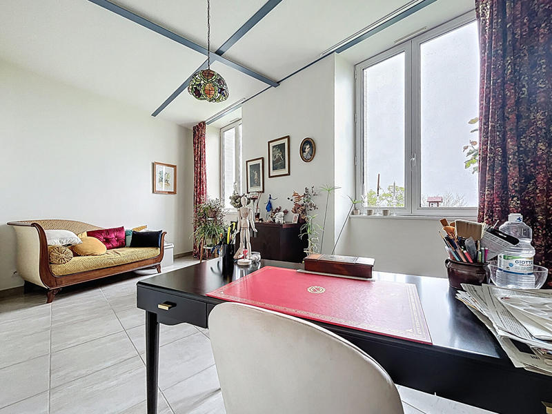 Maison - 408 m² - 11 pièces