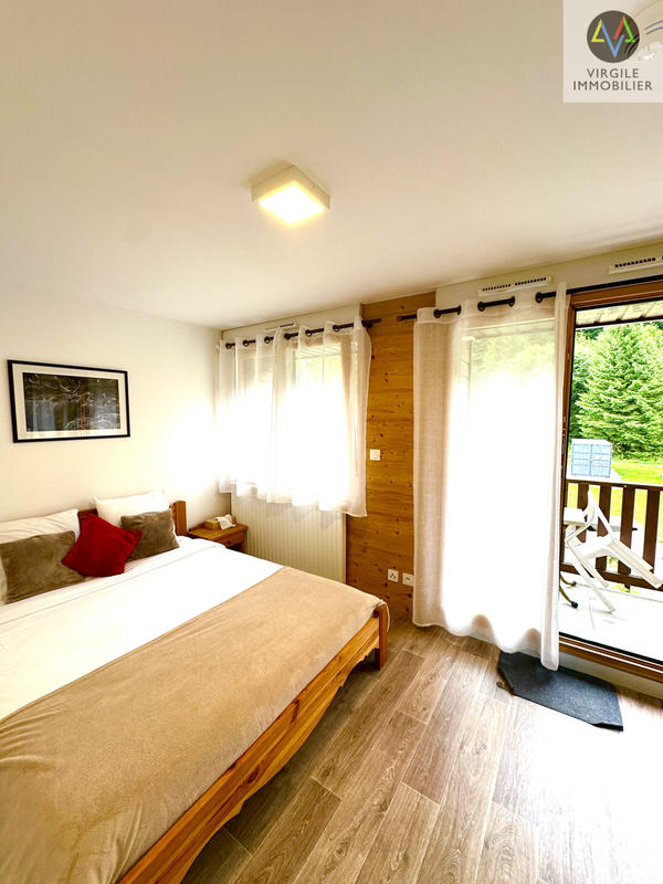 Fonds de commerce - Magasins - 900 m²