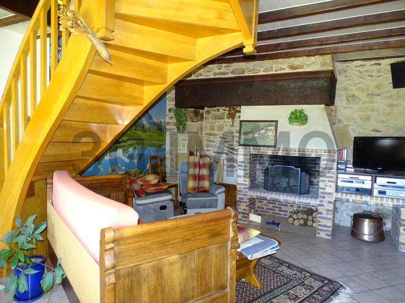 Maison - 170 m² - 9 pièces