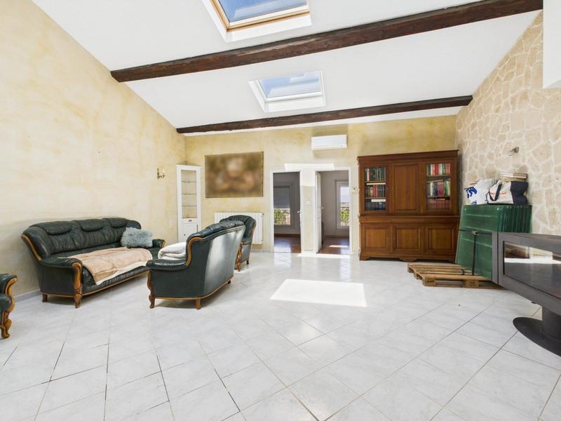 Maison - 195 m² - 8 pièces