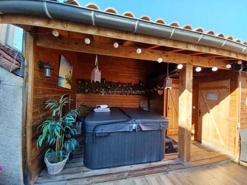 Maison - 182 m² - 7 pièces