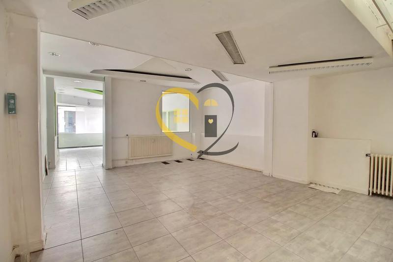 Local commercial - 75 m² - 3 pièces