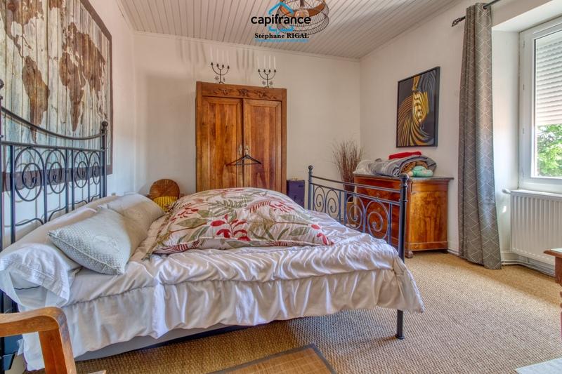 Propriété - 190 m² - 8 pièces