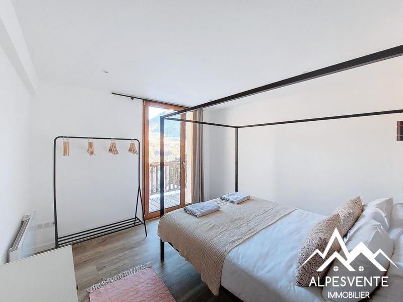 Appartement - 80 m² - 4 pièces