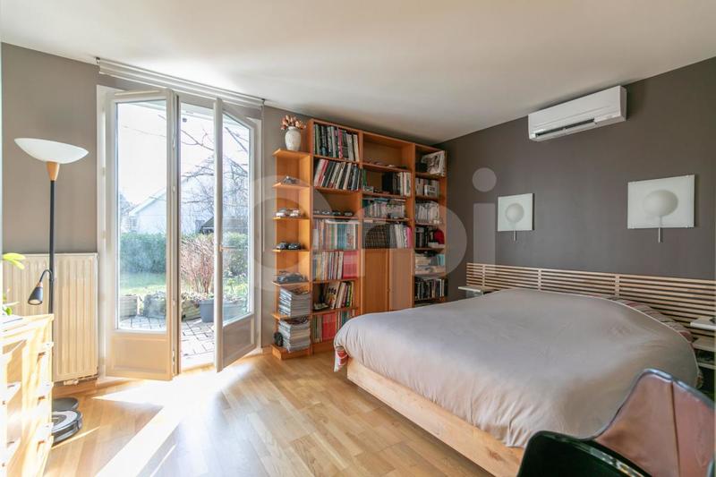 Maison - 205 m² - 8 pièces