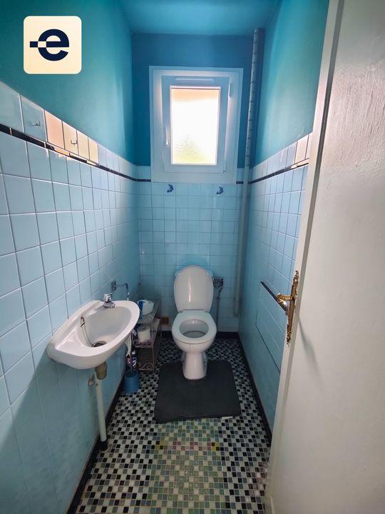 Maison - 246 m² - 7 pièces