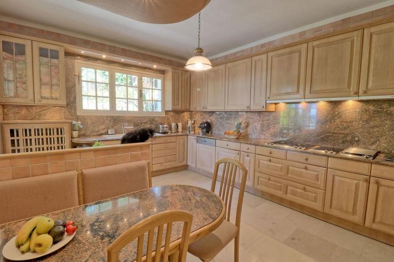 Maison de maîtres - 386 m² - 10 pièces