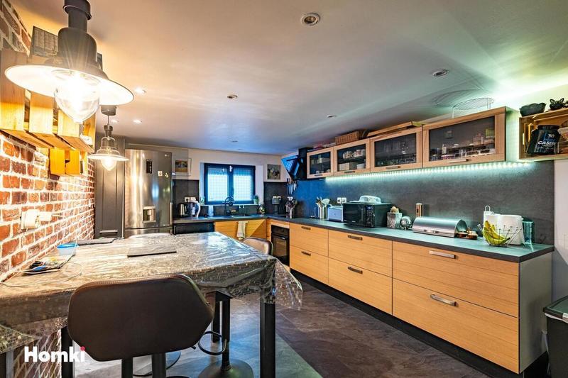 Maison - 180 m² - 6 pièces