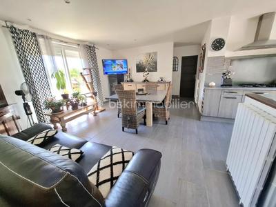 Maison - 90 m² - 3 pièces