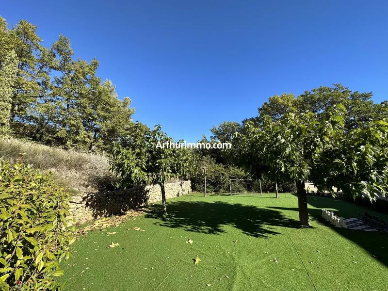 Maison - 221 m² - 6 pièces