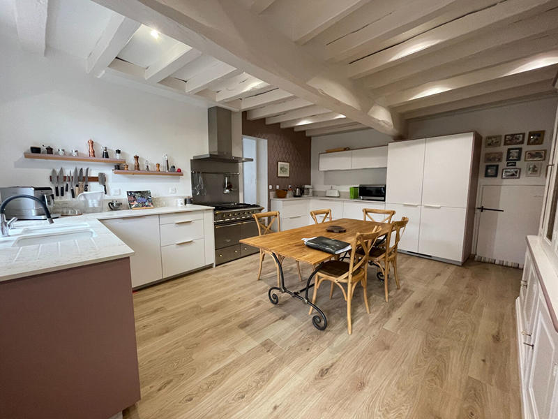 Maison - 200 m² - 7 pièces