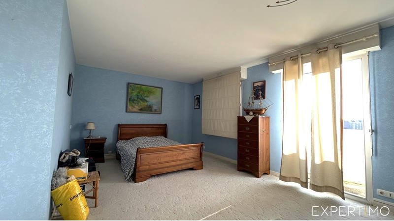 Appartement - 221 m² - 8 pièces