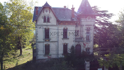 Château - 331 m² - 10 pièces