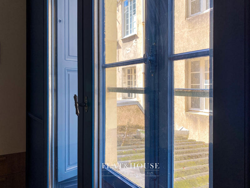 Appartement - 100 m² - 4 pièces