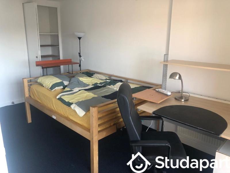 Chambre - 11 m² - 1 pièce