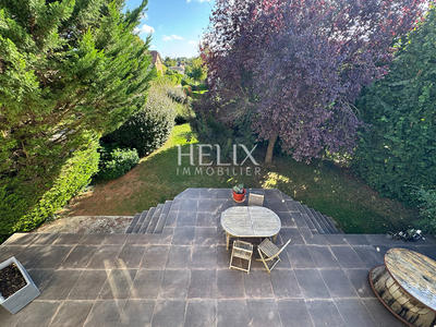 Maison - 163 m² - 9 pièces