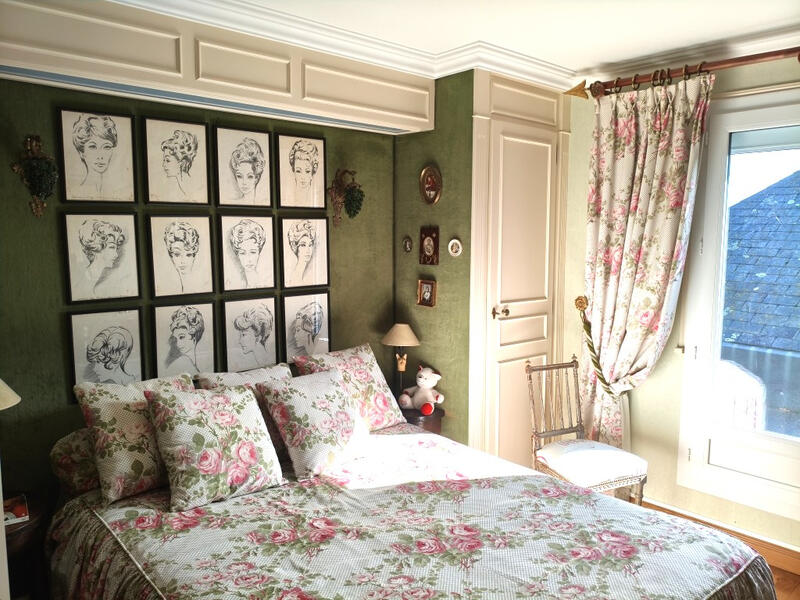 Appartement - 143 m² - 6 pièces