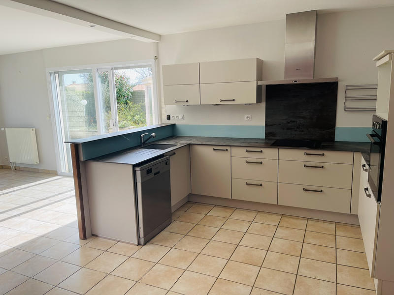 Maison - 207 m² - 8 pièces