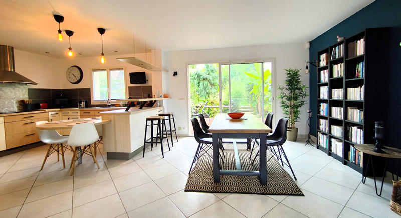 Maison - 145 m² - 7 pièces