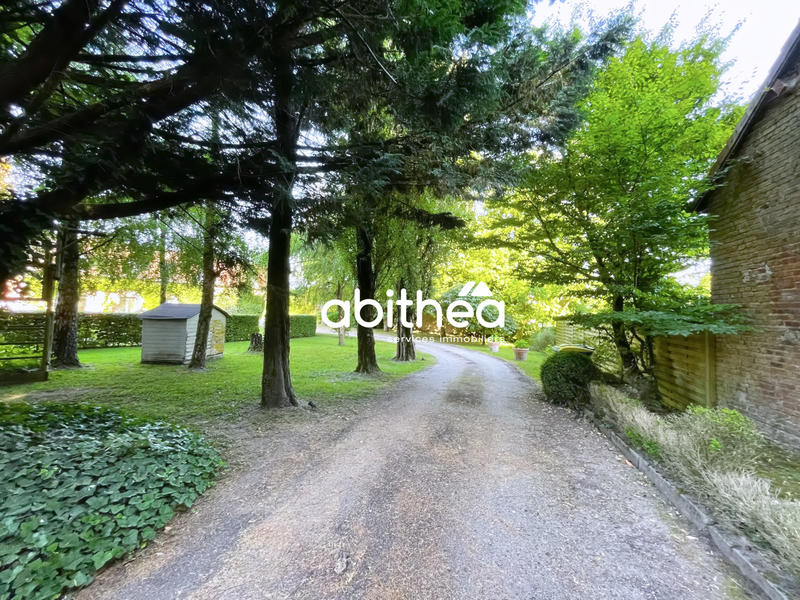 Propriété - 327 m² - 9 pièces