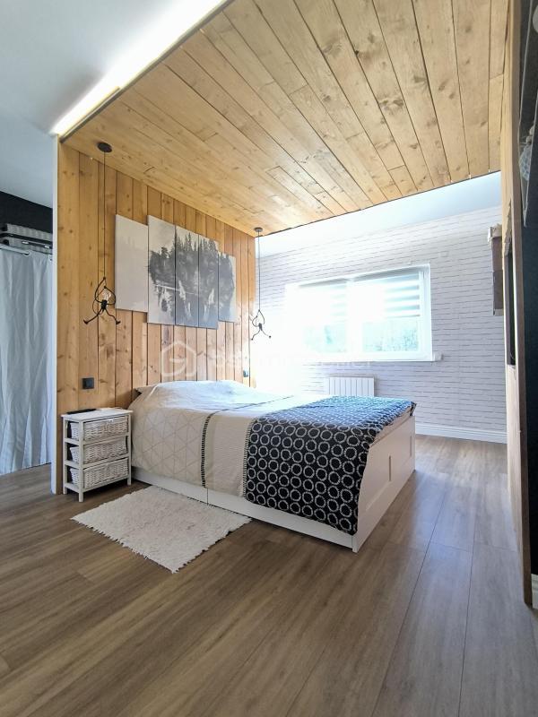 Maison traditionnelle - 290 m² - 9 pièces