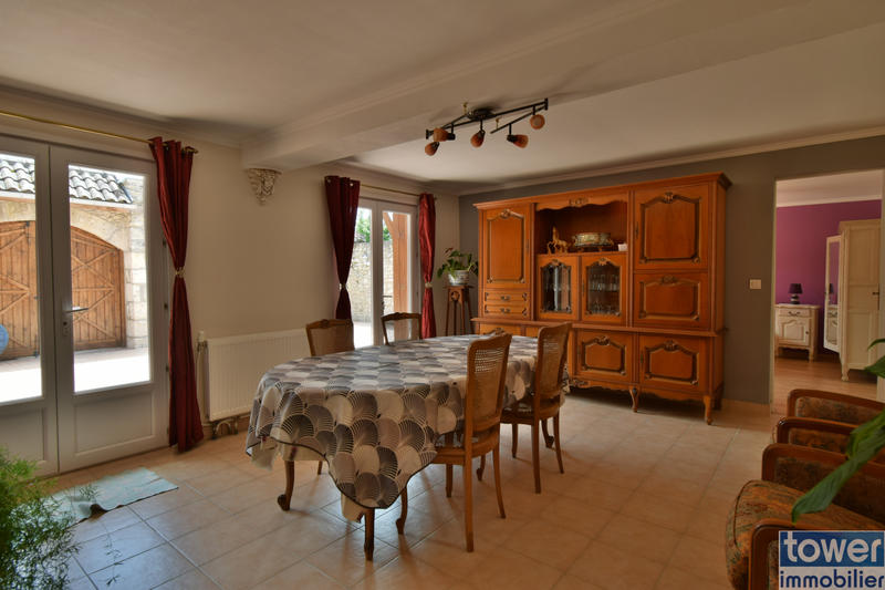 Propriété - 278 m² - 12 pièces