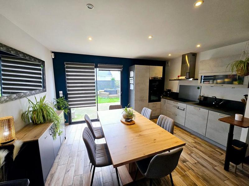 Maison - 100 m² - 5 pièces