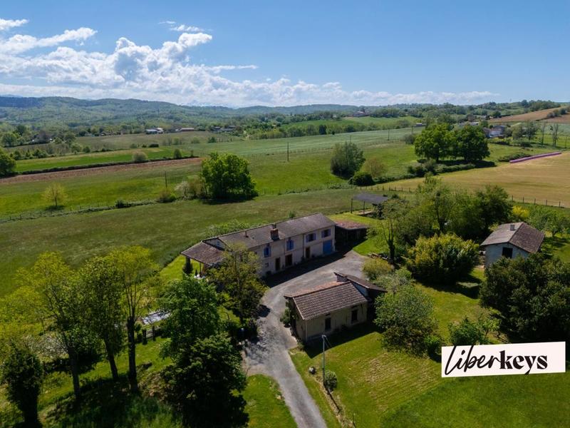 Longère - 340 m² - 10 pièces