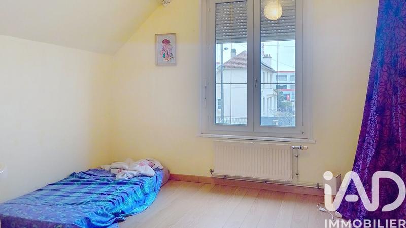 Maison - 99 m² - 6 pièces