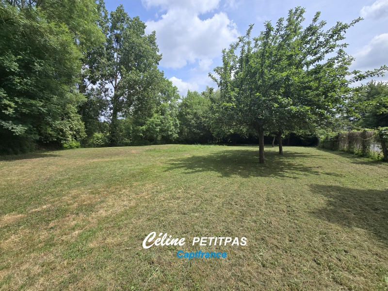 Terrain constructible - 1 230 m²