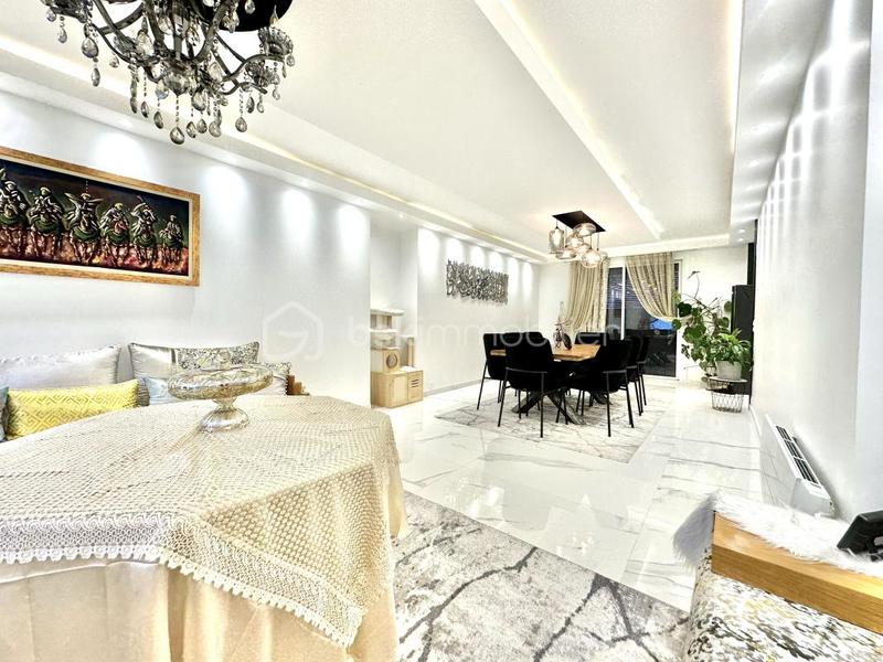 Maison - 140 m² - 8 pièces