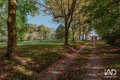 Maison - 229 m² - 6 pièces