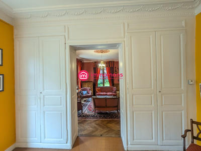 Maison - 203 m² - 9 pièces