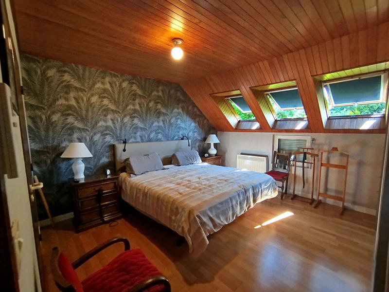 Maison - 195 m² - 9 pièces