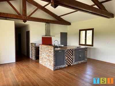 Maison - 99 m² - 4 pièces