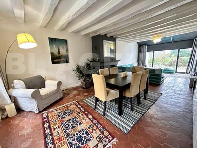 Briarde - 269 m² - 10 pièces