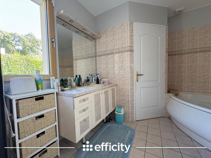 Maison - 215 m² - 6 pièces