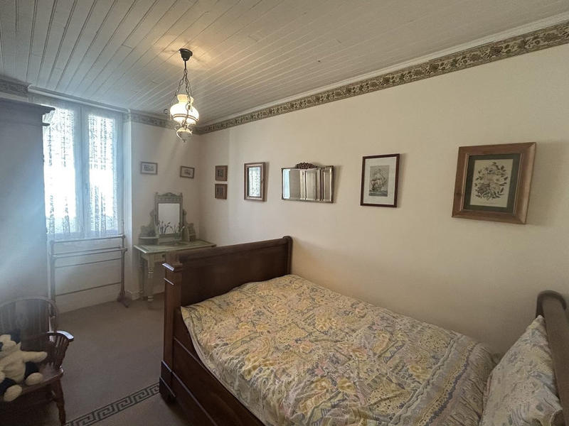 Maison - 273 m² - 15 pièces