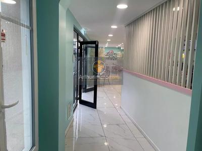 Magasins - 73 m² - 2 pièces