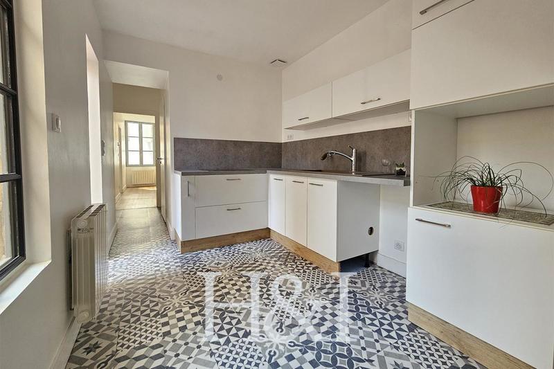 Propriété - 185 m² - 6 pièces