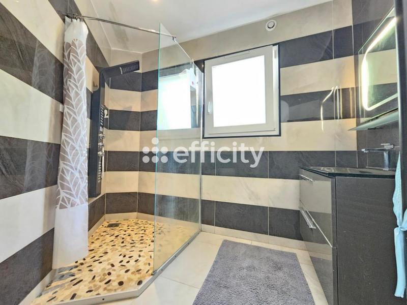 Maison - 176 m² - 6 pièces