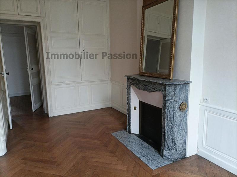Maison ancienne - 318 m² - 15 pièces