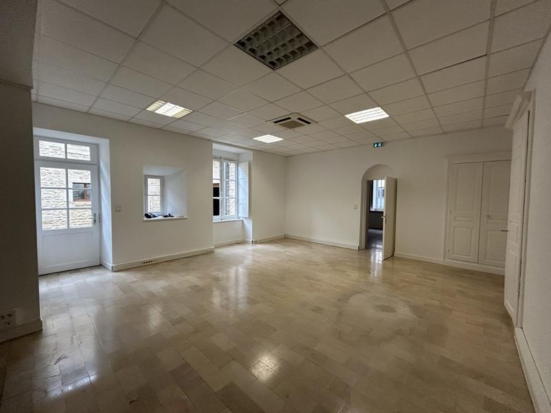 Bureau - 125 m² - 4 pièces