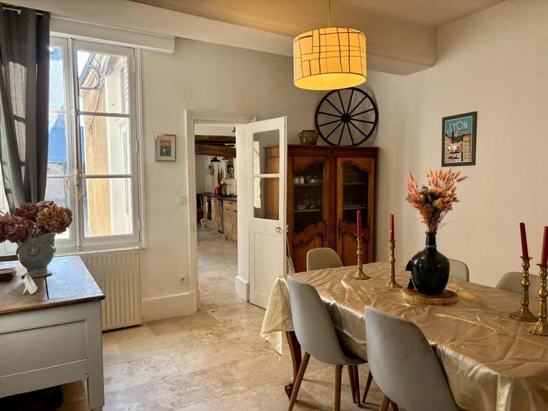 Maison ancienne - 190 m² - 7 pièces