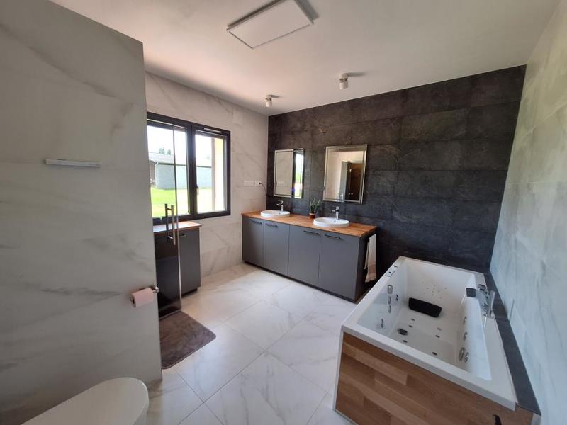 Villa - 203 m² - 5 pièces