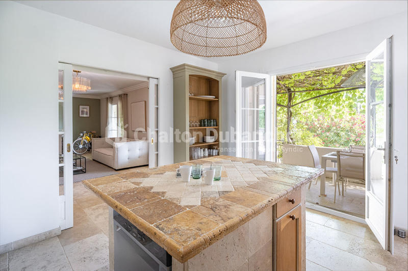 Villa - 200 m² - 6 pièces