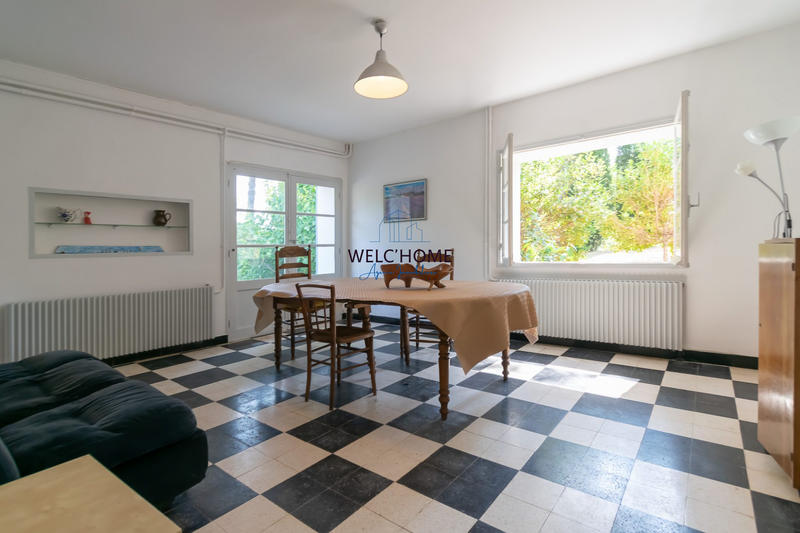 Maison - 200 m² - 8 pièces